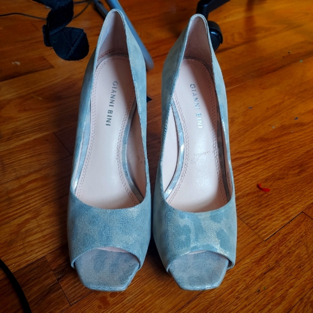 Gianni Bini Cheetah Print Open Toed Heels